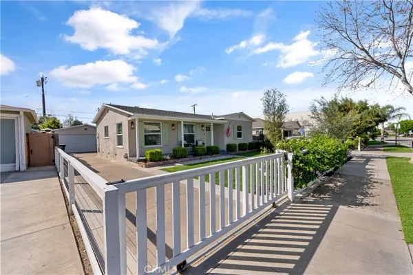 $1,699,900 | 130 South Lime Street, Orange, CA 92868
