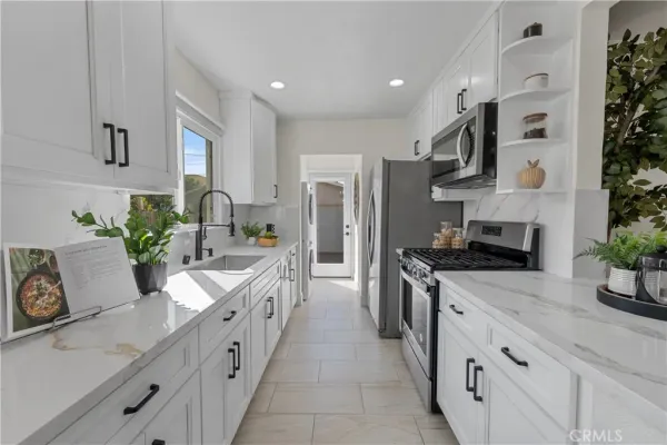 $1,699,900 | 130 South Lime Street, Orange, CA 92868