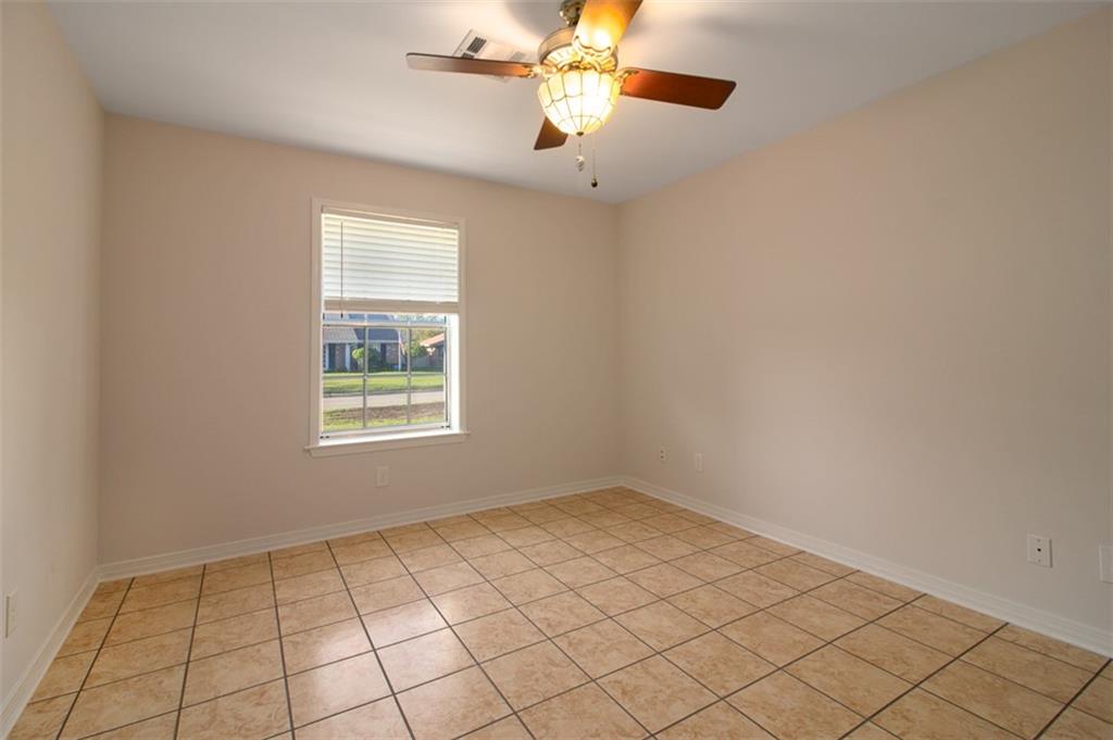 318 Somerset Road Laplace, LA 70068 - Photo 12 of 25 Gallery Image 12