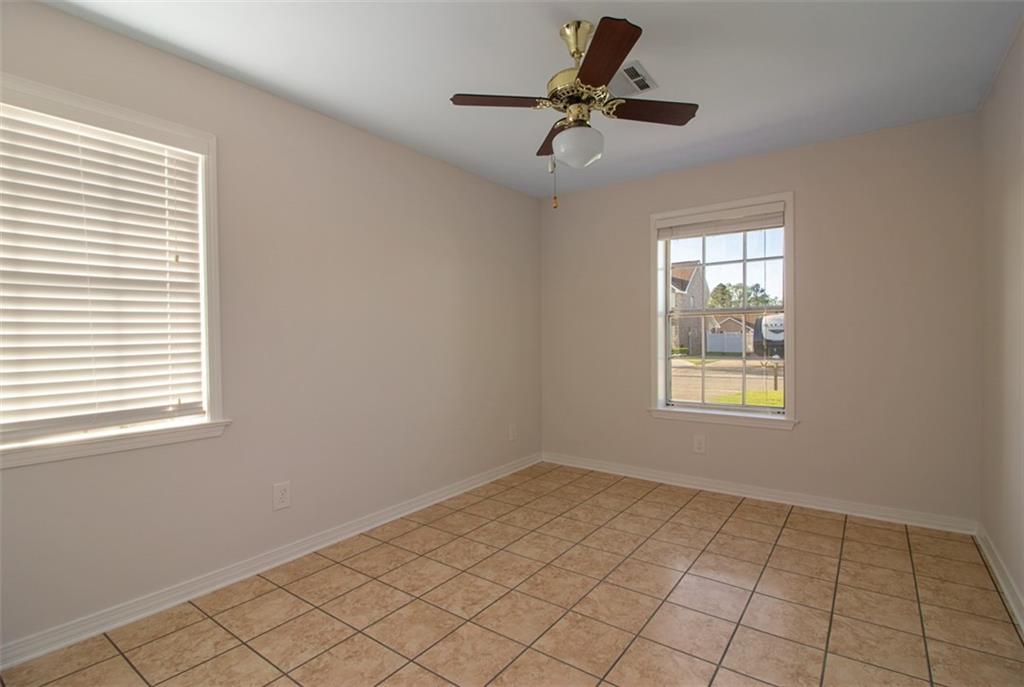 318 Somerset Road Laplace, LA 70068 - Photo 13 of 25 Gallery Image 13