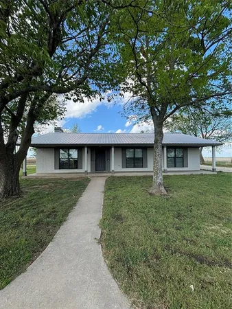 $475,000 | 3949 County Road 302, Muenster, TX 76252
