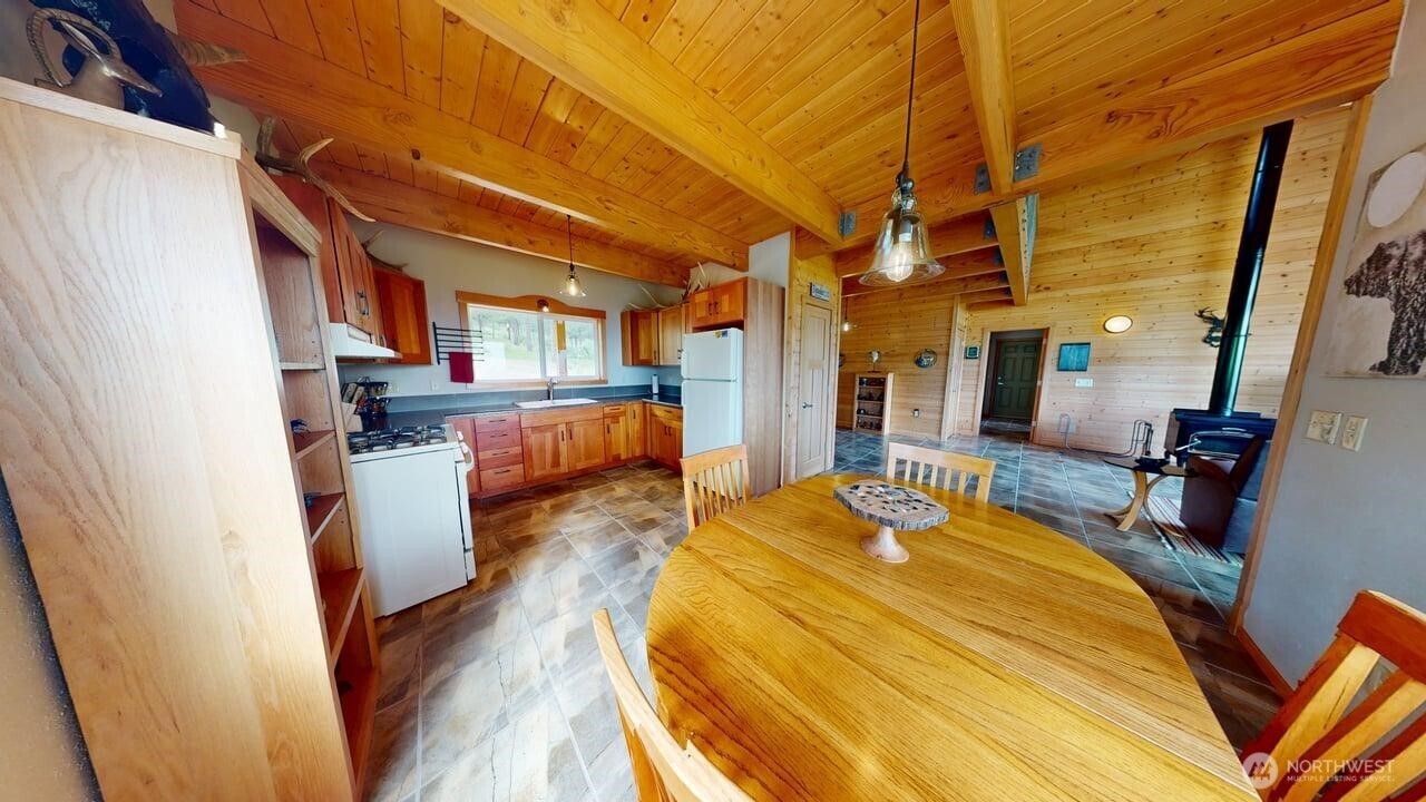 359 Bandtman Road Tonasket, WA 98855 - Photo 13 of 36