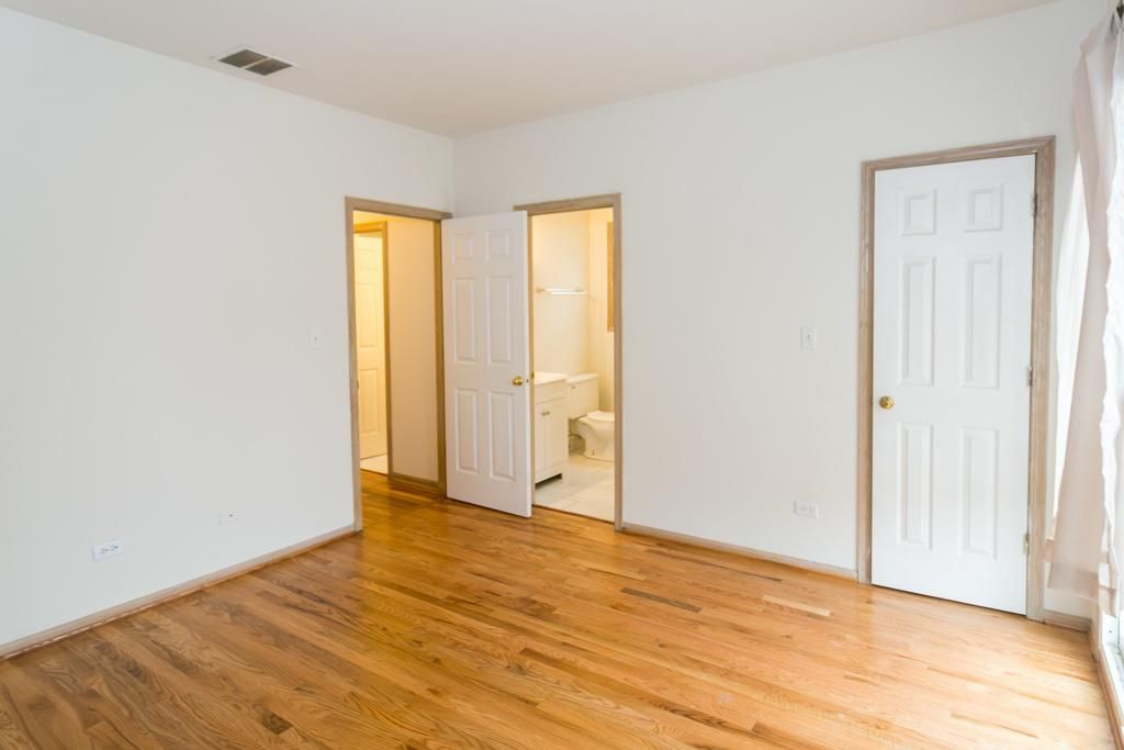 1443 West Walton Street, Unit 3 Chicago, IL 60642 - Photo 8 of 9