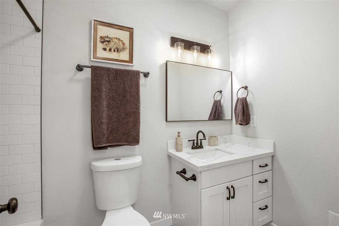 12205 South Keyport Road Northeast Poulsbo, WA 98370 - Photo 15 of 29 Gallery Image 15