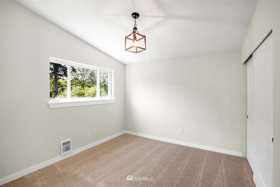 12205 South Keyport Road Northeast Poulsbo, WA 98370 - Photo 9 of 29 Gallery Image 9