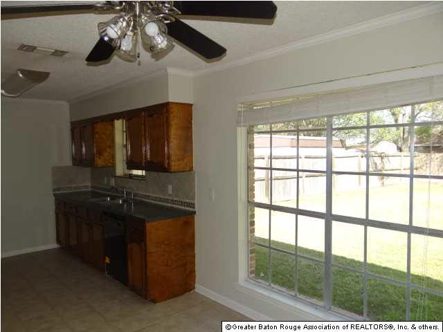 7325 Associate Drive Baton Rouge, LA 70817 - Photo 4 of 10 Gallery Image 4
