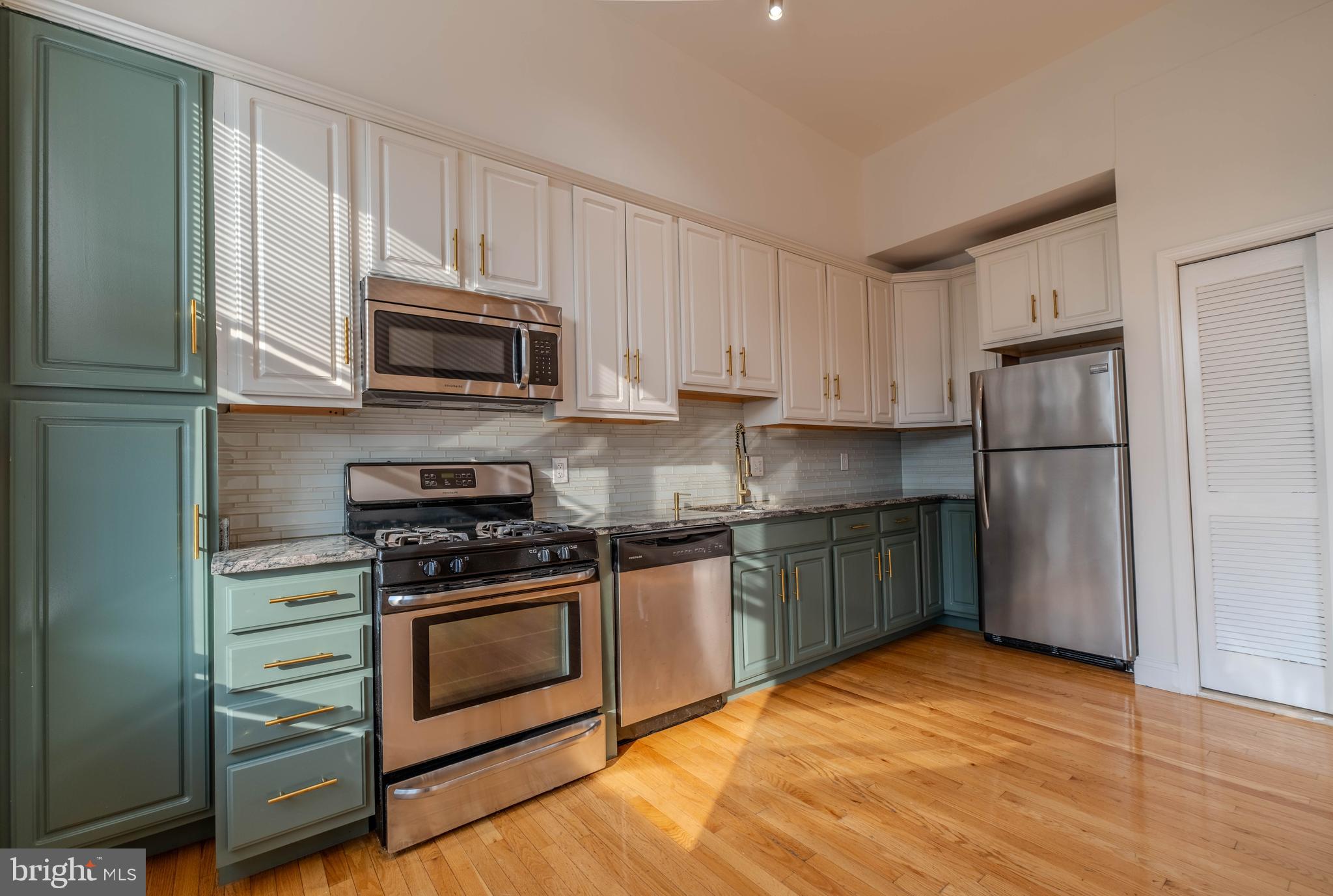 1629 L Street Northeast, Unit 305 Washington, DC 20002 - Photo 8 of 27