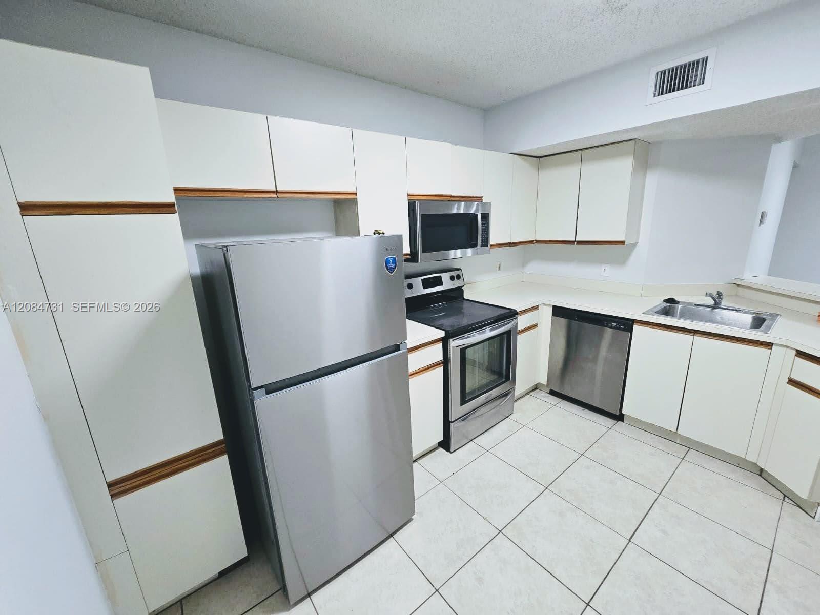 8701 Wiles Road, Unit 305 Coral Springs, FL 33067 - Photo 8 of 24 Gallery Image 8