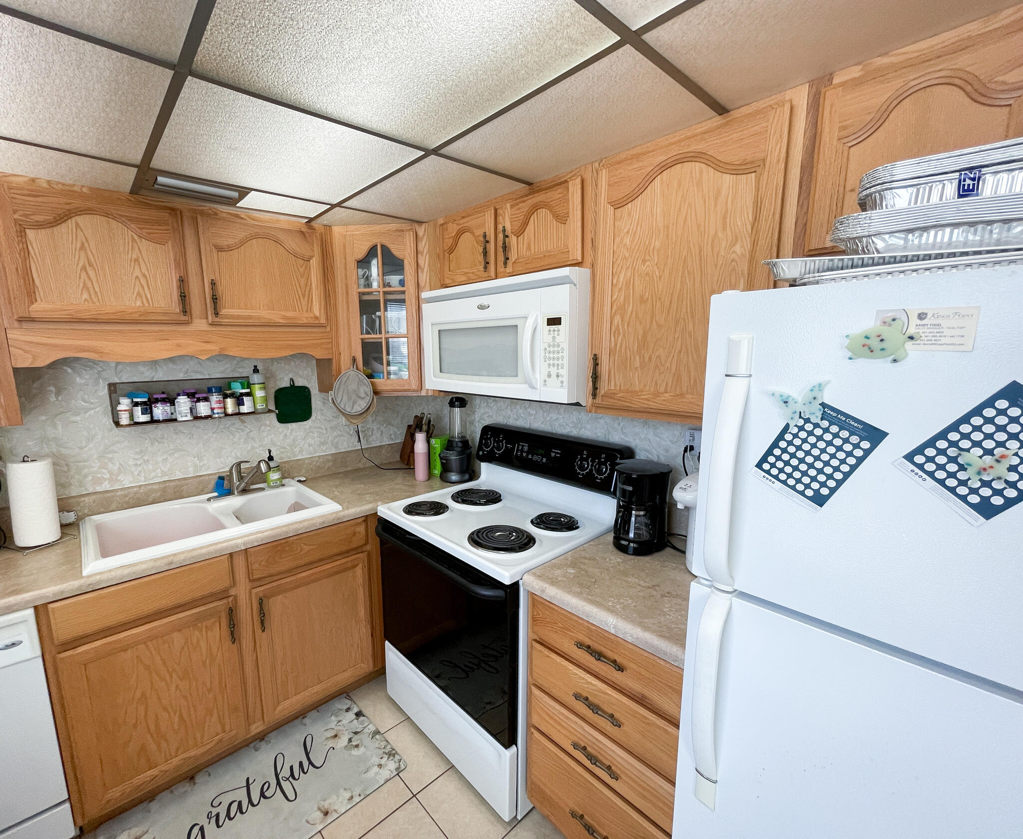 571 Capri L Delray Beach, FL 33484 - Photo 2 of 12 kitchen