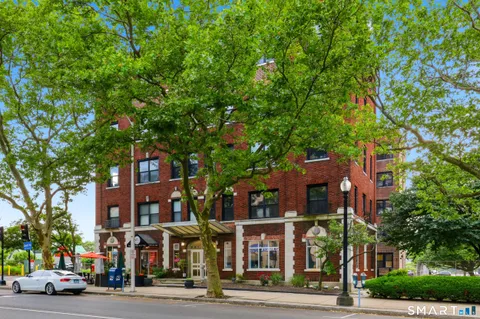 $279,000 | 881 Lafayette Boulevard, Unit 5H, Bridgeport, CT 06604