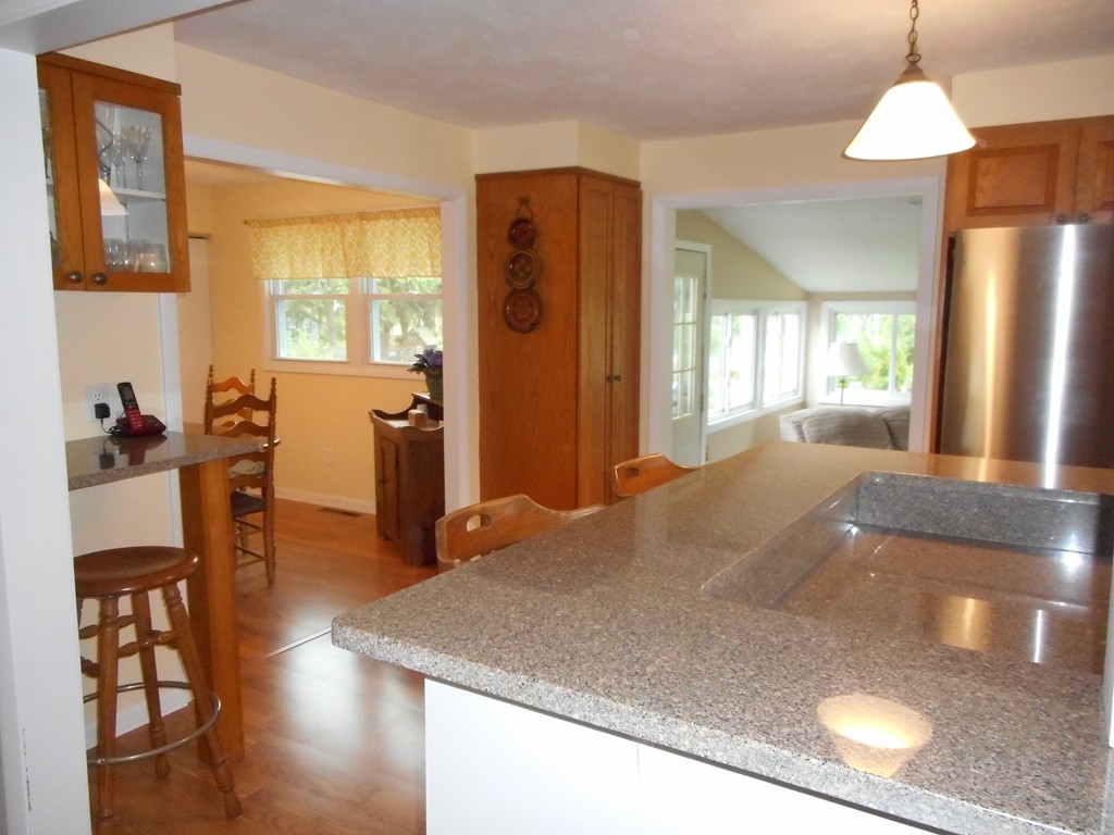 8 Walker Road Beverly, MA 01915 - Photo 6 of 30 Gallery Image 6