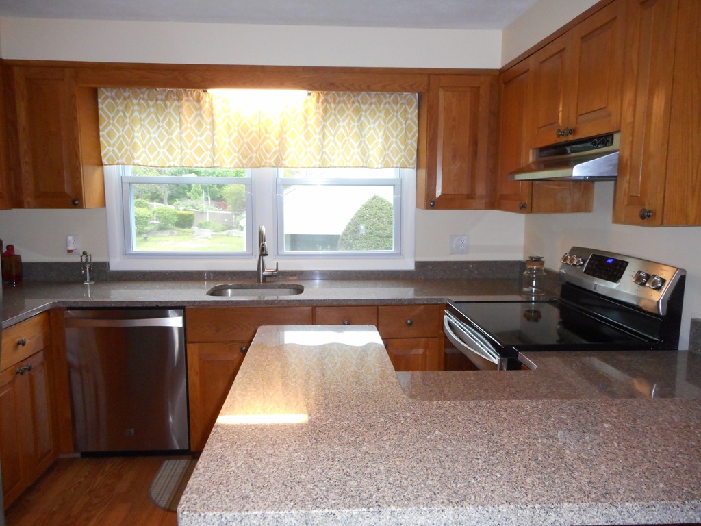 8 Walker Road Beverly, MA 01915 - Photo 7 of 30 Gallery Image 7