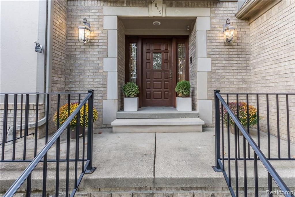 2849 Eagle Drive Rochester Hills, MI 48309 - Photo 4 of 50