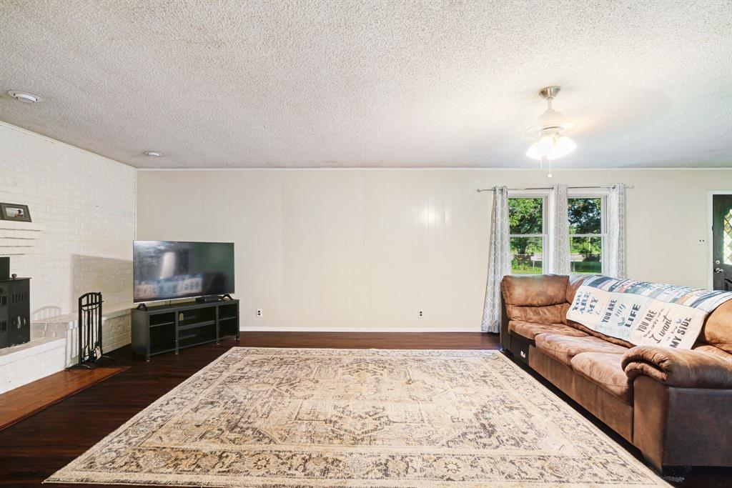 9157 Highway 271 Powderly, TX 75473 - Photo 4 of 28