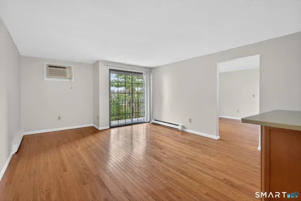 $2,450 | 181 Loomis Drive, Unit 140, West Hartford, CT 06107