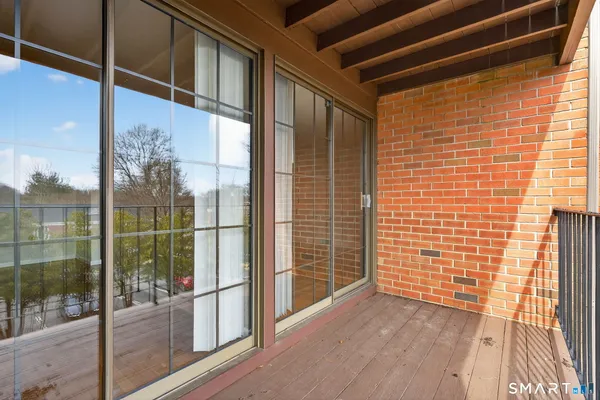$2,450 | 181 Loomis Drive, Unit 140, West Hartford, CT 06107