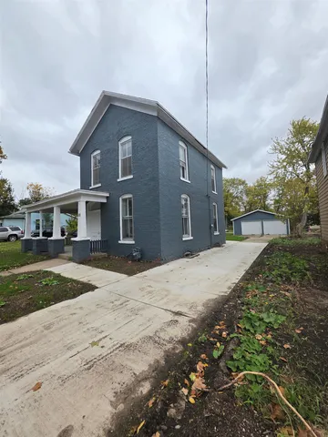 $64,900 | 632 East Iroquois Street, Freeport, IL 61032