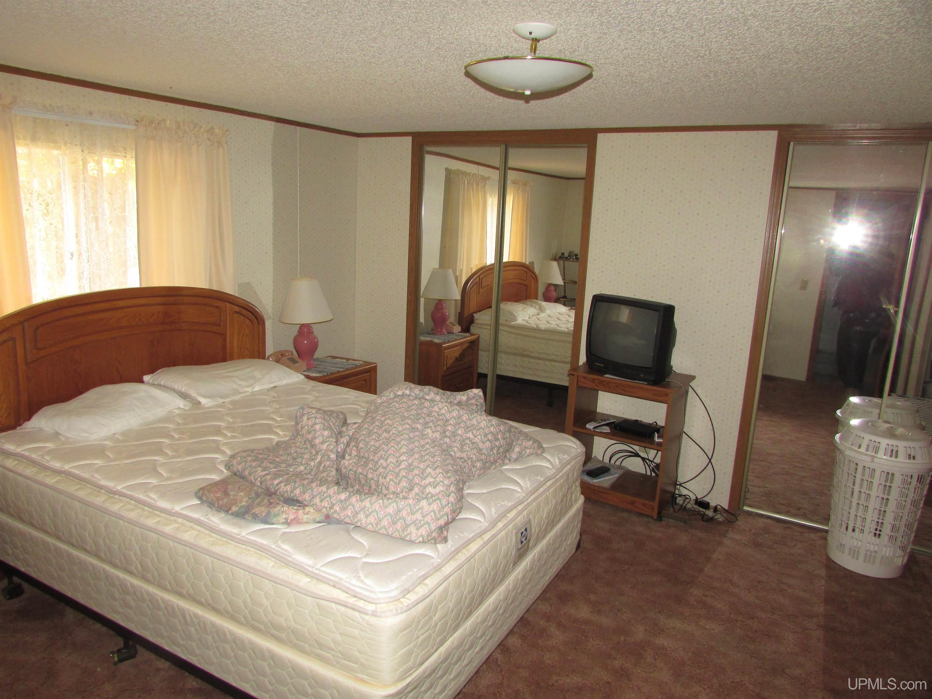 18822 Aura Road Lanse, MI 49946 - Photo 7 of 23 Gallery Image 7