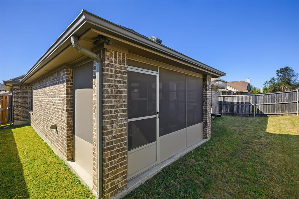 3921 Madison Lane Denton, TX 76208 - Photo 33 of 37