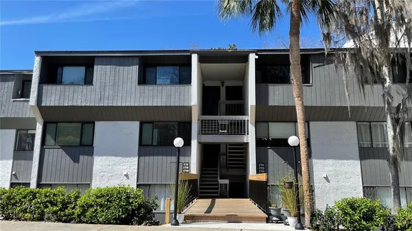 $1,900 | 2708 Southwest 14th Drive, Unit 220, Gainesville, FL 32608
