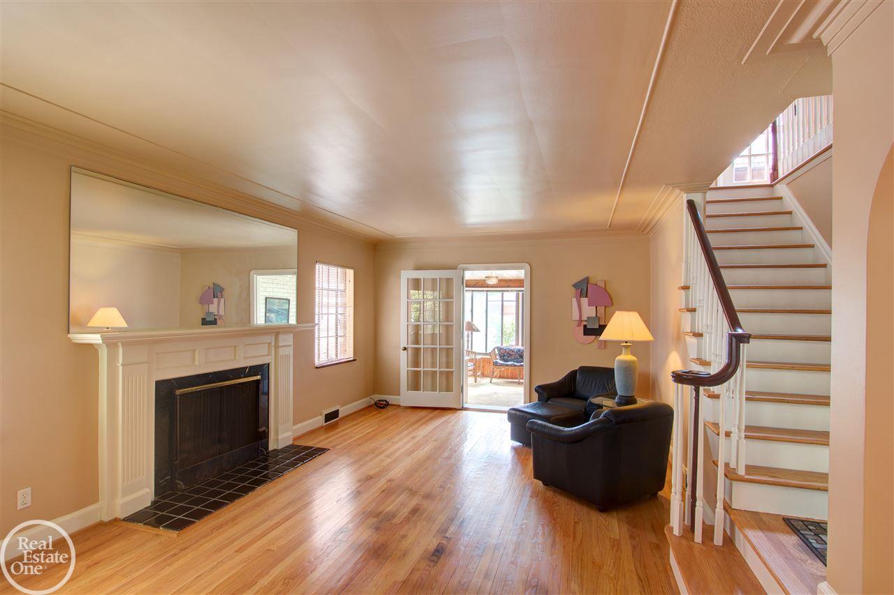 271 Moran Road Grosse Pointe, MI 48236 - Photo 15 of 41 31357289-14.JPG
