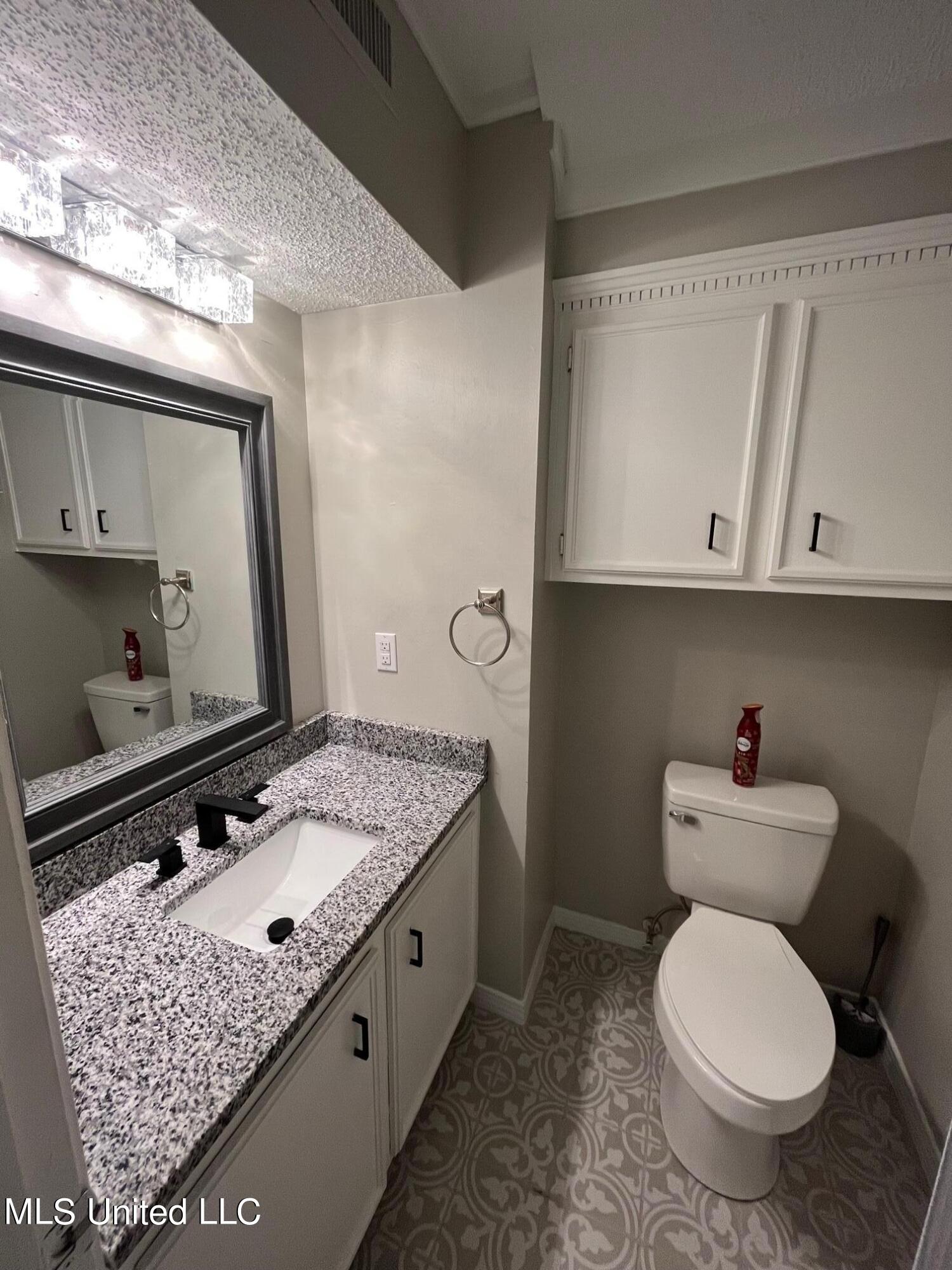 15 Northtown Road, Unit B Jackson, MS 39211 - Photo 7 of 21 IMG_8757