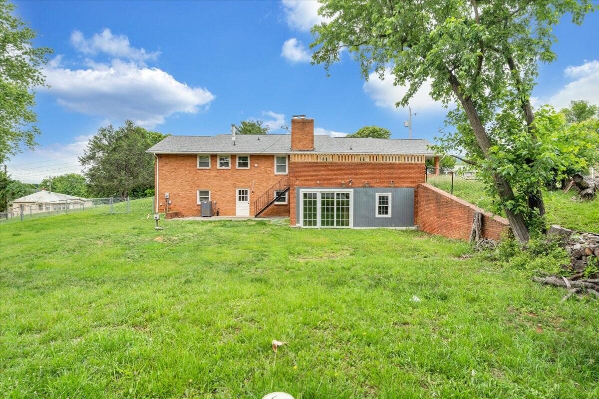 4015 Mockingbird Hill Road Roanoke, VA 24012 - Photo 27 of 33 Back of home