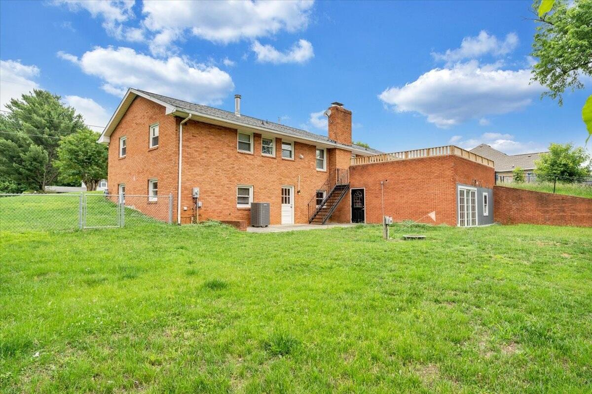 4015 Mockingbird Hill Road Roanoke, VA 24012 - Photo 30 of 33 Back left side