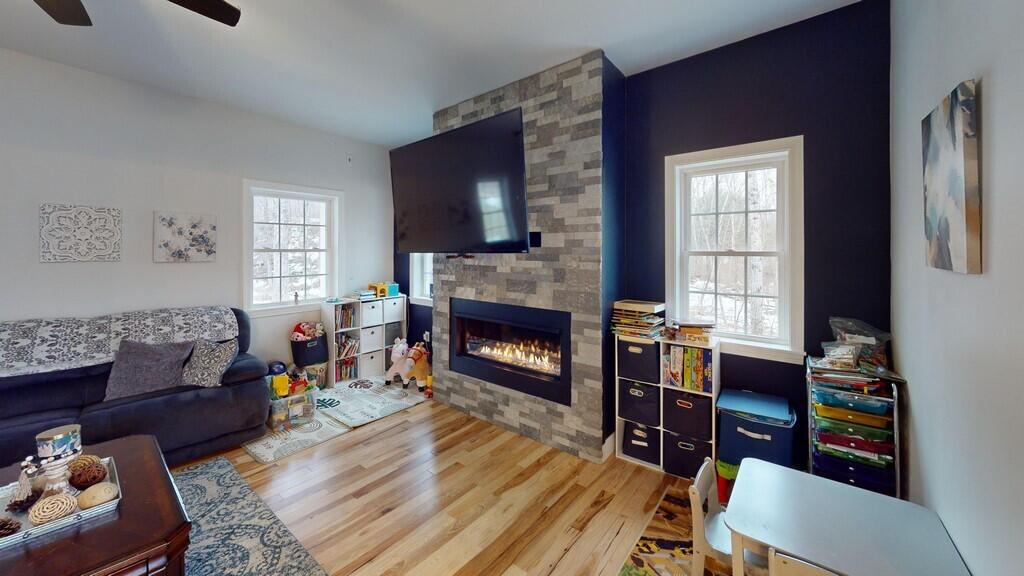 654 Riverside Drive Eddington, ME 04428 - Photo 31 of 93 654-Riverside-Dr-Living-Room