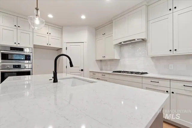 $699,880 | 6627 North Good Drive, Eagle, ID 83714