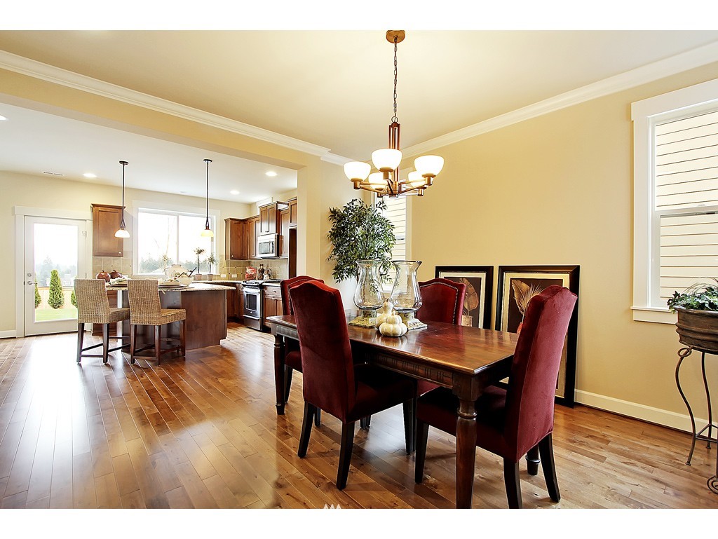 6109 Northeast 1st Street Renton, WA 98059 - Photo 3 of 12 Gallery Image 3