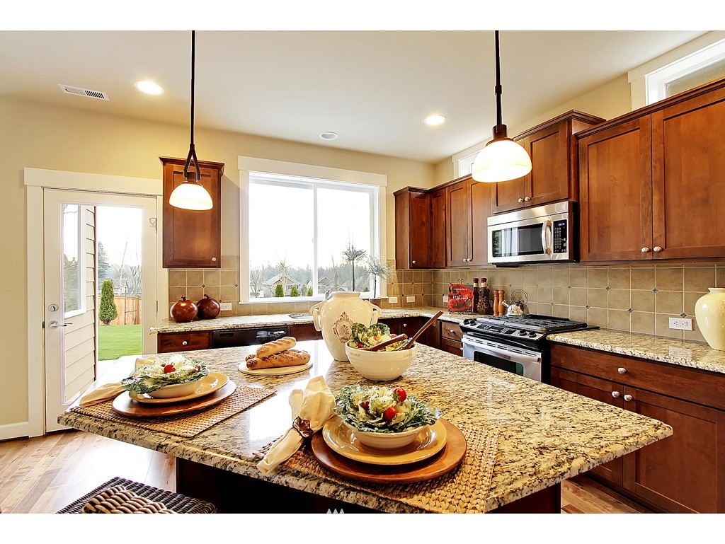 6109 Northeast 1st Street Renton, WA 98059 - Photo 4 of 12 Gallery Image 4
