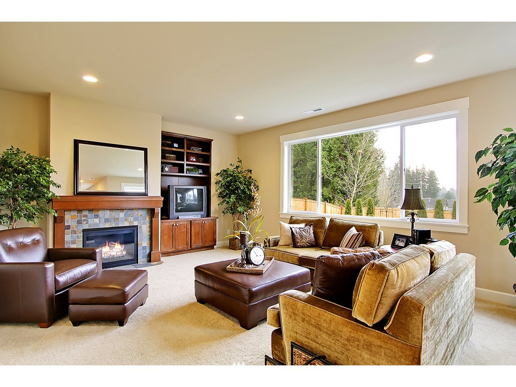 6109 Northeast 1st Street Renton, WA 98059 - Photo 5 of 12 Gallery Image 5