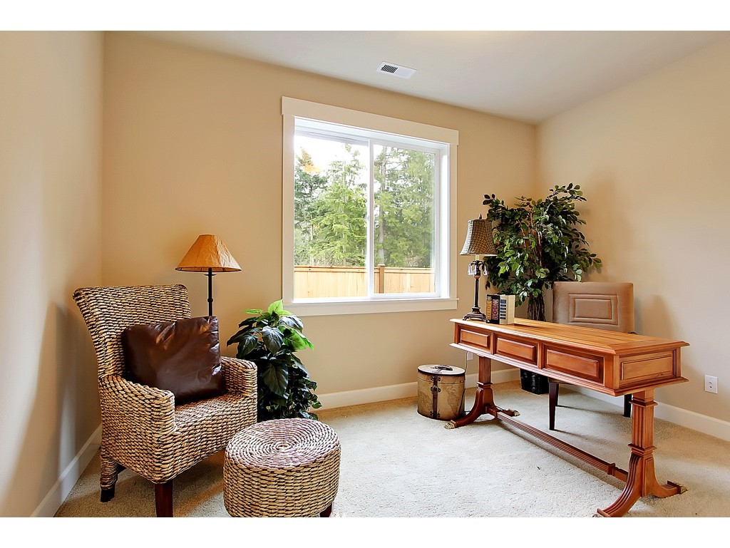 6109 Northeast 1st Street Renton, WA 98059 - Photo 7 of 12 Gallery Image 7