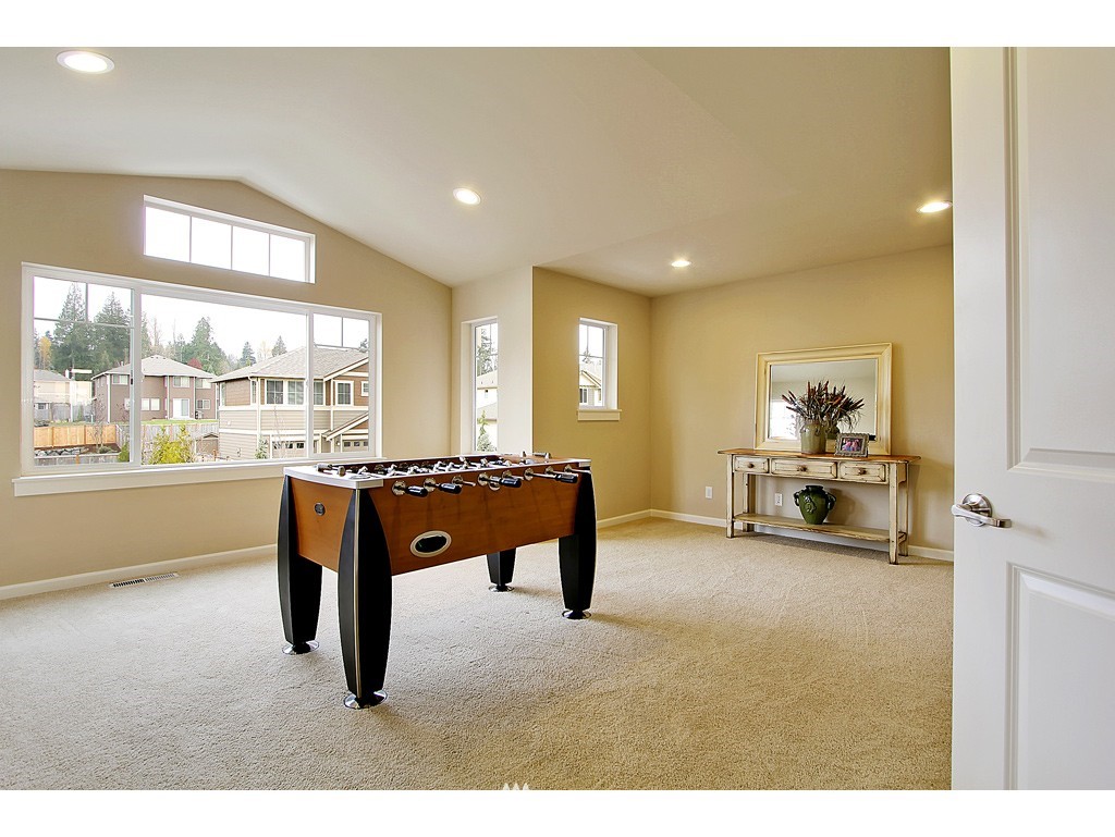 6109 Northeast 1st Street Renton, WA 98059 - Photo 8 of 12 Gallery Image 8