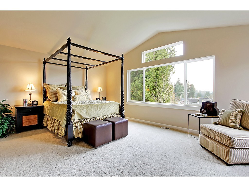 6109 Northeast 1st Street Renton, WA 98059 - Photo 10 of 12 Gallery Image 10