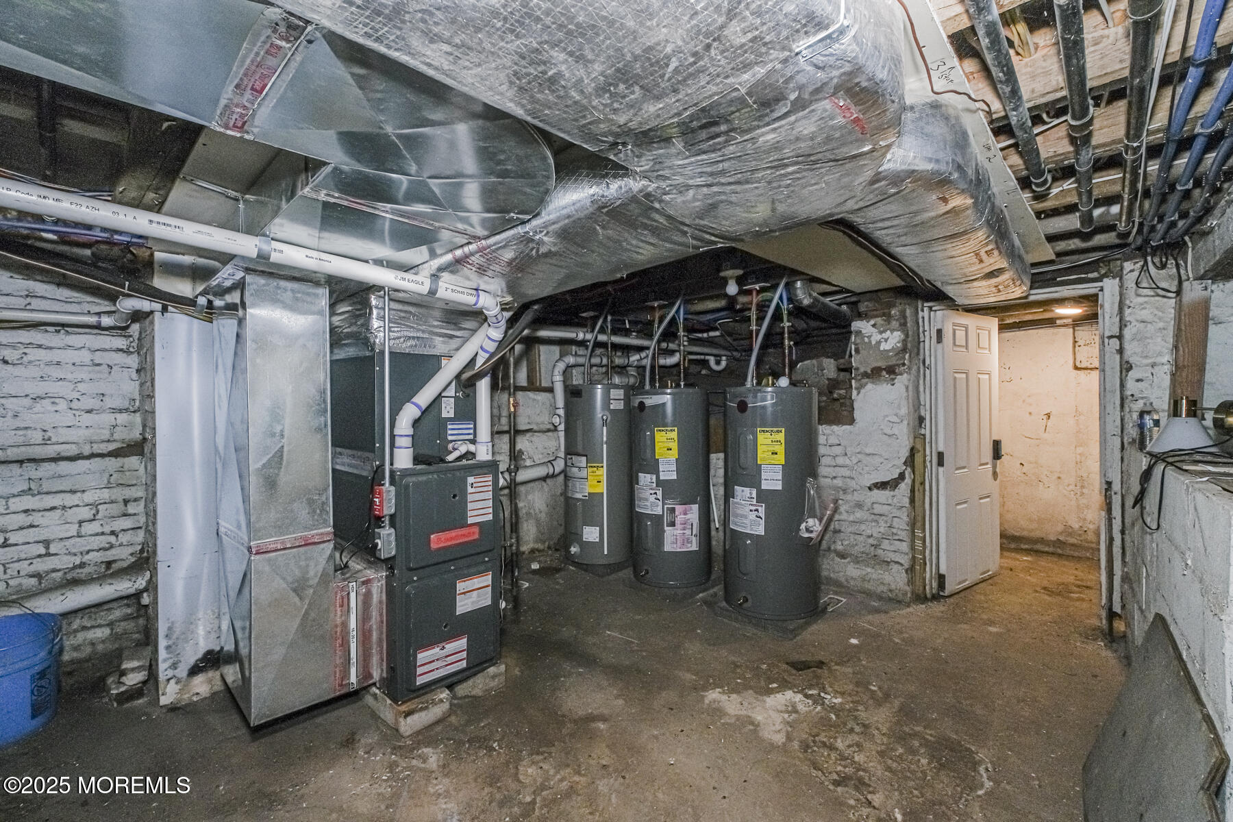 16 Alexander Street Newark, NJ 07106 - Photo 11 of 26 a view of a storage room