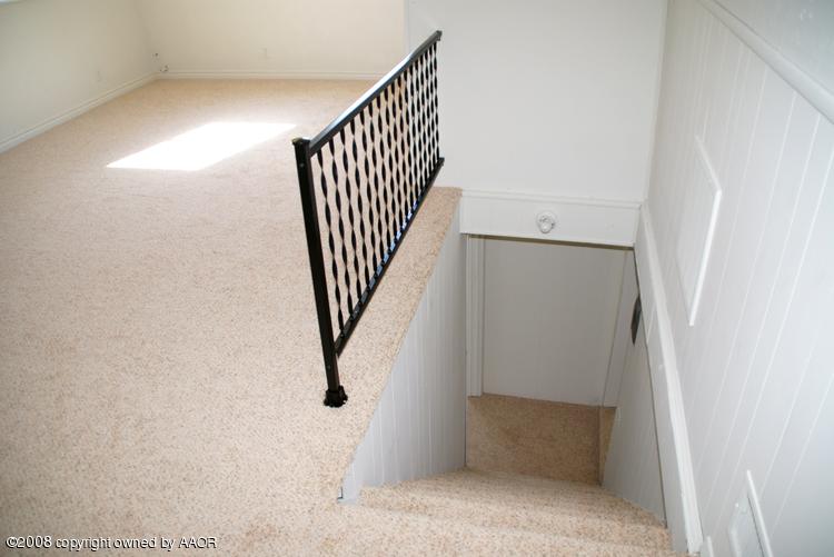 104 Onwentsa Road Amarillo, TX 79118 - Photo 8 of 13 Staircase