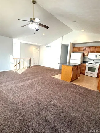 $1,600 | 723 Sycamore Street, Unit C, Highland, IL 62249