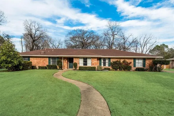 $379,900 | 1821 Dartmouth Lane, Corsicana, TX 75110