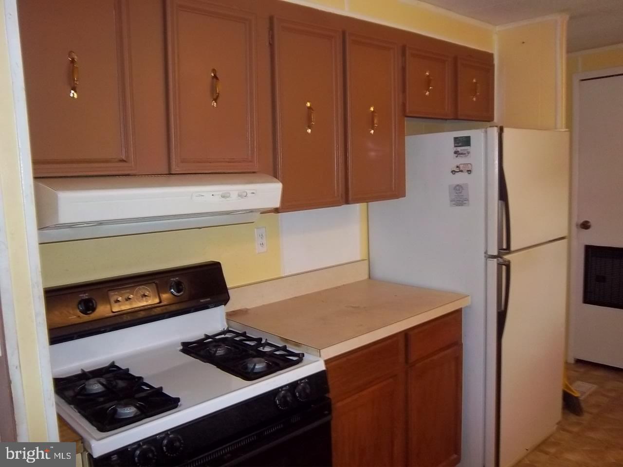 7011 Beulah Road Hurlock, MD 21643 - Photo 9 of 19 Galley Kitchen