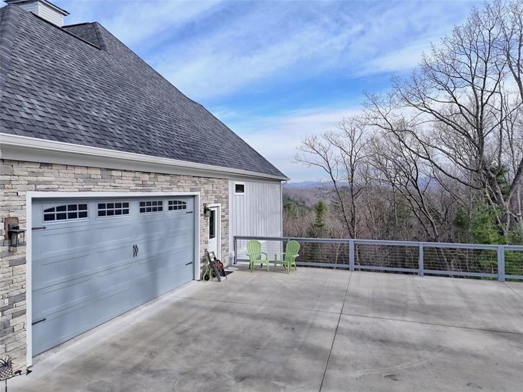 452 Chestnut Mountain Road Blairsville, GA 30512 - Photo 76 of 77 a view of a garage