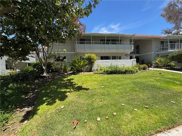 $335,000 | 2108 Ronda Granada, Unit B, Laguna Woods, CA 92637