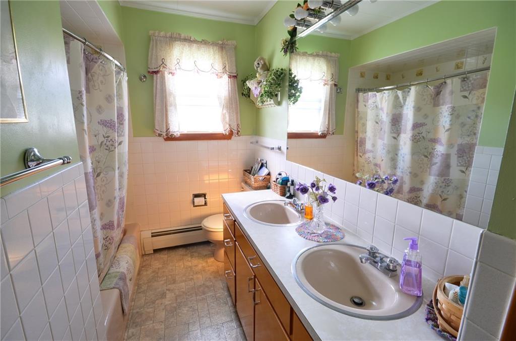 126 Enfield Road Lincoln, ME 04457 - Photo 11 of 23 Bathroom