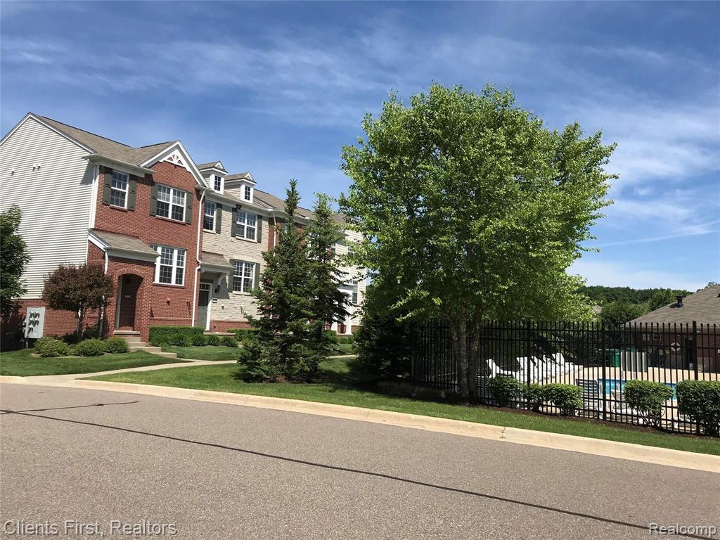 28058 Lightfoot Lane, Unit 324 Novi, MI 48377 - Photo 3 of 46