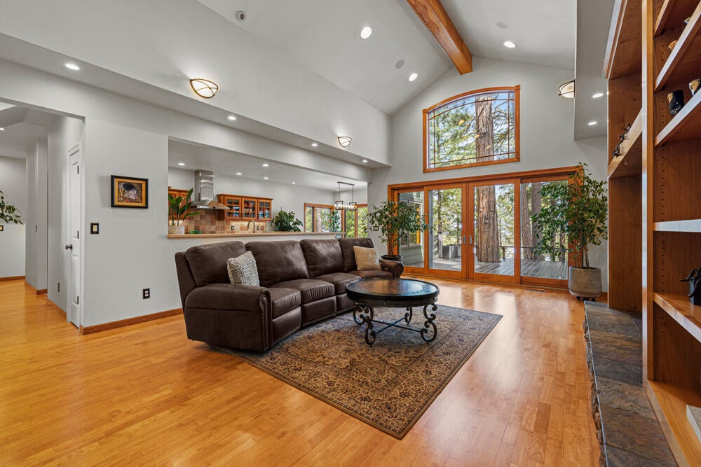 11427 Kestrel Road Klamath Falls, OR 97601 - Photo 18 of 60 11427KestrelRd.-Interiors-23
