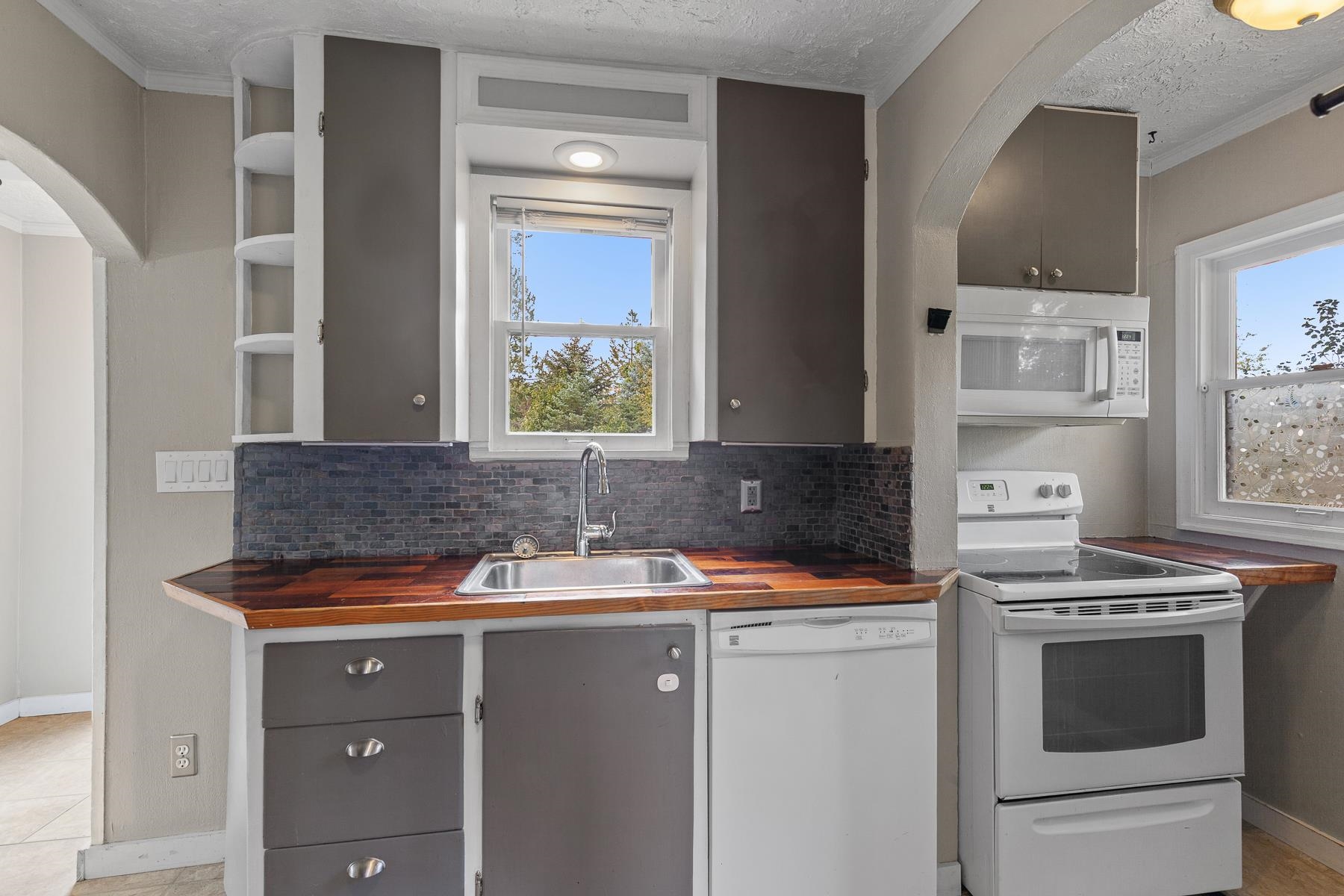 423 North Marguerite Road Spokane, WA 99212 - Photo 8 of 24 Gallery Image 8