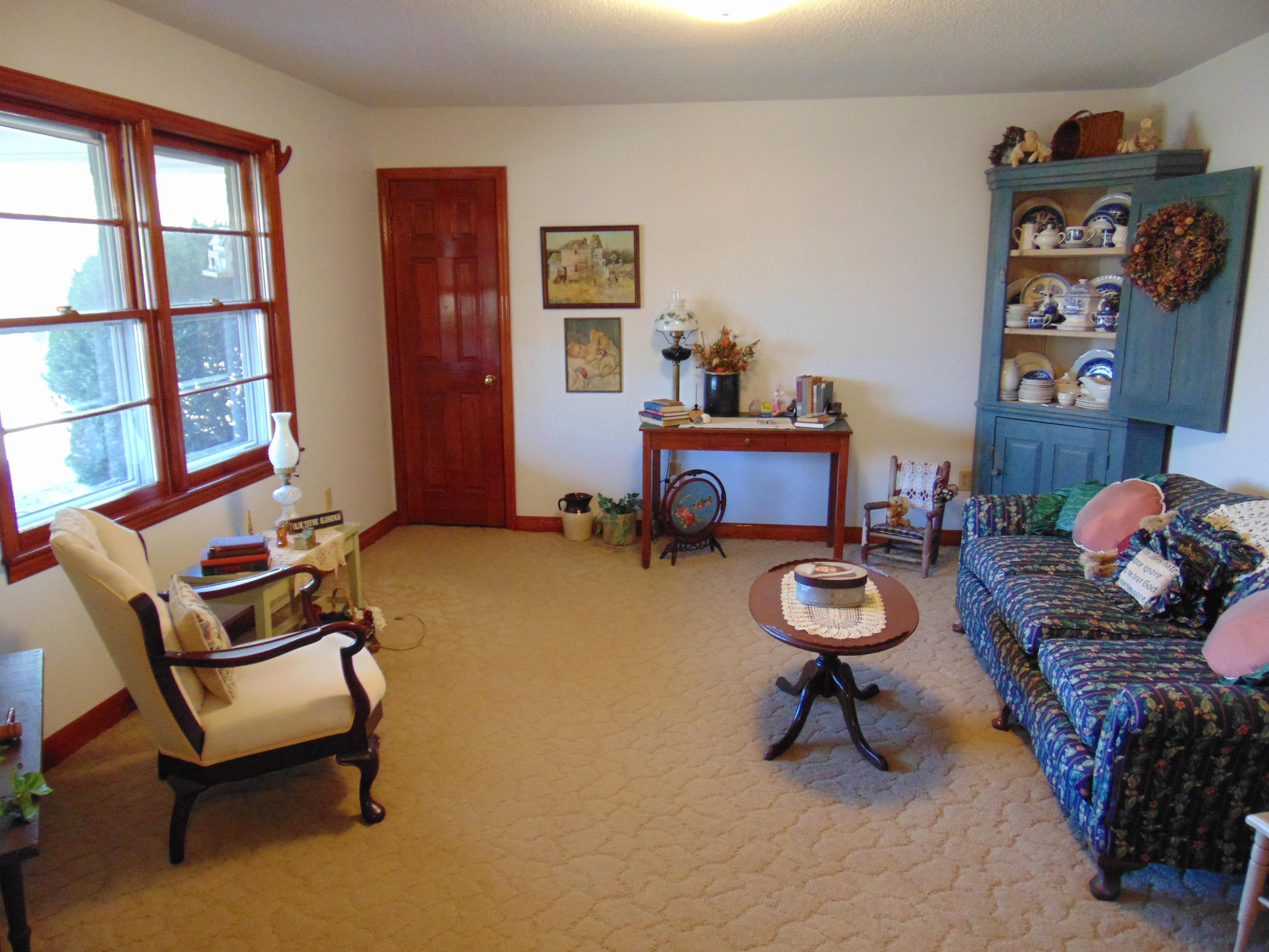 10454 Henry Road Henry, VA 24102 - Photo 5 of 72 a room with furniture and a gym equipment