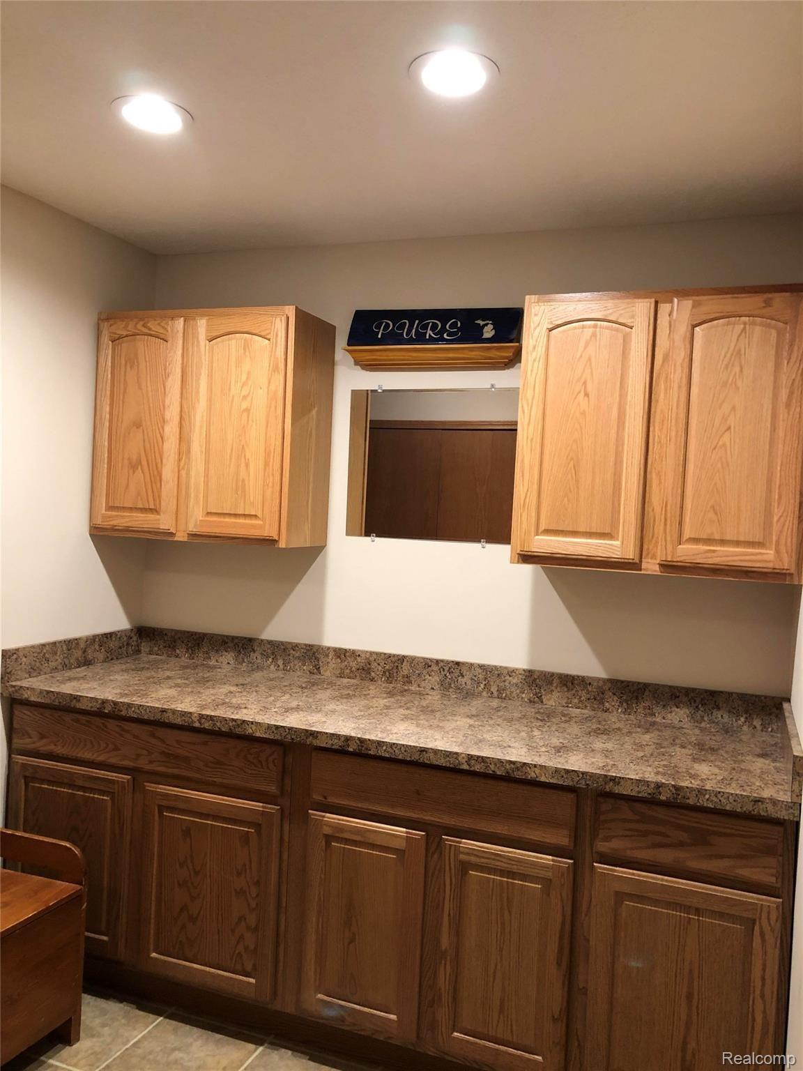5343 Ridgemont Street Howell, MI 48843 - Photo 21 of 26 mud room