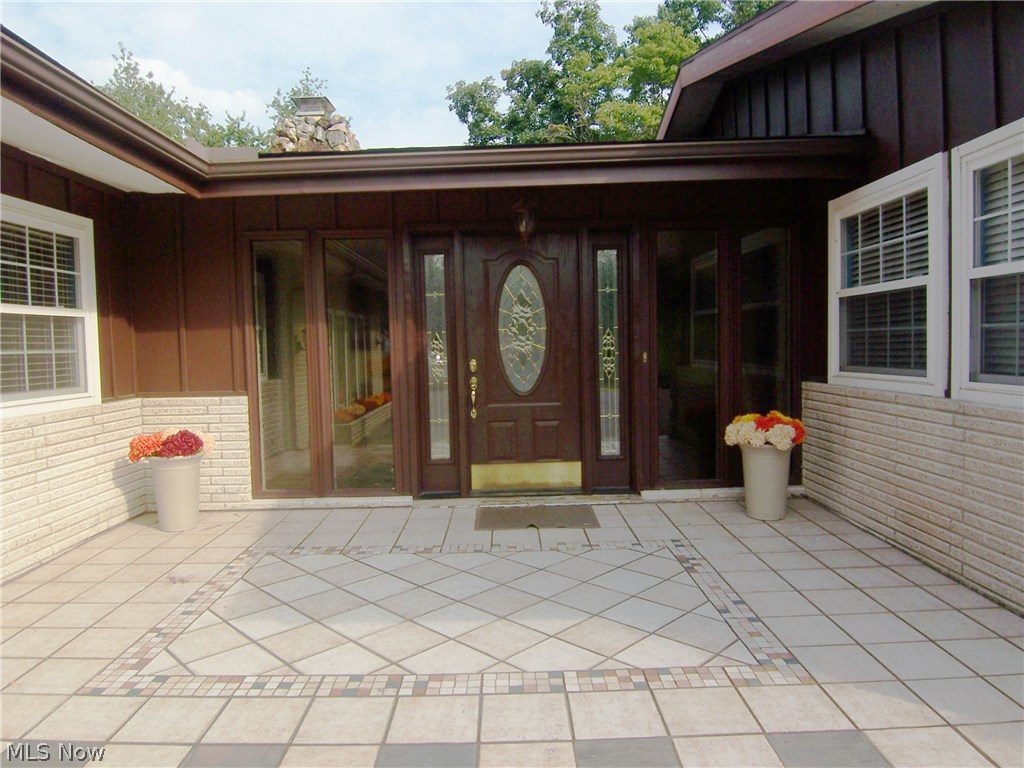 122 Rector Road Parkersburg, WV 26104 - Photo 2 of 35 Front door entry to the home is very impressive.